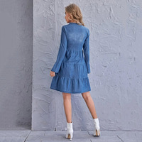 Robe en jean taille Empire, col en v, manches longues évasées, ligne a, longueur genou, devant ouvert, automne 2022