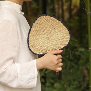Abanico de Paja Tejido a Mano, Abanico Manual de Verano con Diseño Tradicional de Hoja de Palma, Enfriamiento Natural - Product Image 4