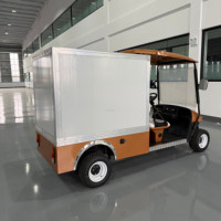 Chariot de ménage électrique 2 places avec caisse de chargement fermée pour le transport du linge et des fournitures hôtelières