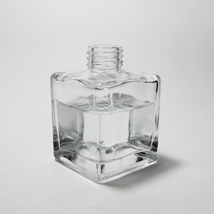 Offre Spéciale Premium Fantaisie Super Flint 150ml Whisky Brandy <span class=keywords><strong>Gin</strong></span> <span class=keywords><strong>Bouteille</strong></span> Carré Personnalisé Vide Vodka Rhum Verre <span class=keywords><strong>Bouteille</strong></span> D'alcool - Product Image 2