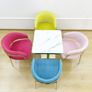 Ensemble <span class=keywords><strong>de</strong></span> chaises <span class=keywords><strong>de</strong></span> salle à manger en <span class=keywords><strong>velours</strong></span> minimaliste italien, tabourets décontractés pour salon <span class=keywords><strong>de</strong></span> thé, chaise <span class=keywords><strong>de</strong></span> salle à manger avec accoudoirs et pieds en métal doré - Product Image 2