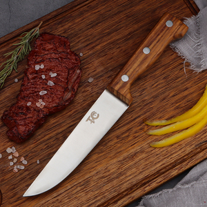 Cuchillo <span class=keywords><strong>de</strong></span> Chef <span class=keywords><strong>de</strong></span> Acero Inoxidable 4cr14mov <span class=keywords><strong>de</strong></span> 8 Pulgadas Hecho a Mano con Mango Ergonómico <span class=keywords><strong>de</strong></span> Madera y Logotipo Personalizado para Cocina y Carnicería - Product Image 1