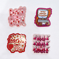 Porta credenciales retráctil de acrílico con purpurina y lentejuelas, diseño 'Mamá Maestra Orando' religioso, con función de agitar