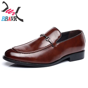 Mocasines Negros y Marrones al por Mayor de Fábrica, con Parte Superior de PU, Suela de Goma, Punta Puntiaguda, Zapatos Formales de Vestir para Hombre - Product Image 5