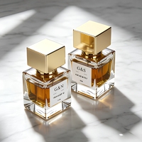 Flacon de parfum pour femme en verre de forme carrée personnalisée avec vaporisateur à pompe, idée cadeau luxueuse