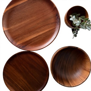 Assiettes de service rondes en bois faites à la main, design classique poli, écologiques, compatibles lave-vaisselle, pour cadeaux - Product Image 2