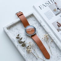 Montre à quartz de luxe pour homme, personnalisée OEM, bracelet en cuir, boîtier en alliage, étanche 3ATM, mouvement japonais, montre de business, vente en gros d'usine