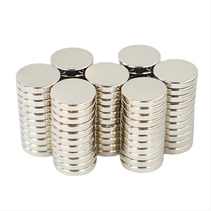 Mini <span class=keywords><strong>imanes</strong></span> pequeños personalizados D2mm 3mm 4mm 5mm 6mm 8mm 10mm 12mm 15mm 18mm 20mm N35 N42 N52 imán de disco NdFeB imán redondo de neodimio - Product Image 6