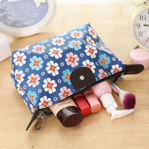 Cheap Dumpling-shaped Cute Cartoon Ladies Cosmetic Bag Zipper Waterproof Foldable Girls Makeup <b>Pouch</b> - Product Image 3