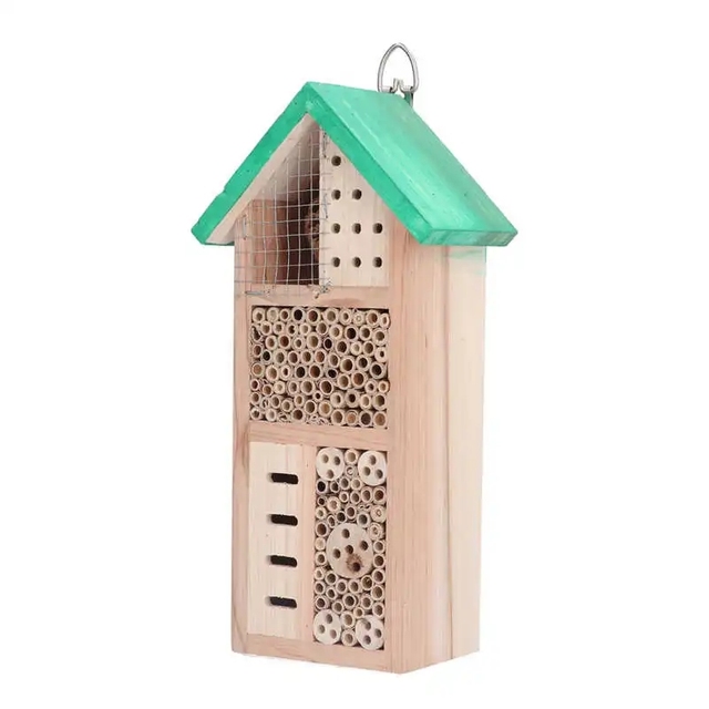 Small Multi-Purpose Hanging Insect House Wooden Tubular Channel Design Pet Cage Solid Animal Pattern for Garden Use