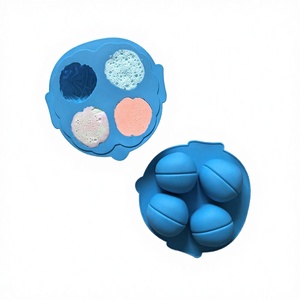 Moule à glace en silicone bleu à 4 cavités en forme de cerveau pour glaces, chocolats et plateaux à cocktails - Product Image 3
