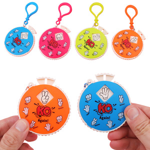 KO Máquina de Juego de <span class=keywords><strong>Piedra</strong></span>-<span class=keywords><strong>Papel</strong></span>-Tijera con Colores Aleatorios, Colgante Creativo de <span class=keywords><strong>Piedra</strong></span>, Tijera, Tela y Plástico, Regalo - Product Image 1