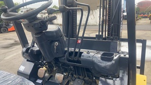 Chariot élévateur diesel Komatsu FD50 d'occasion du Japon, 5 tonnes, avec mât à trois sections et fourches de 1220x125x50 mm, à vendre - Product Image 6