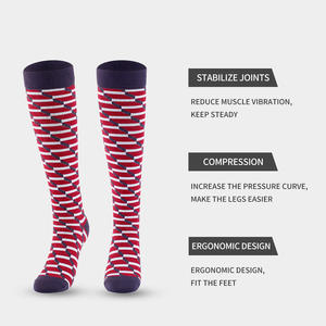 Chaussettes de compression pour la course et le cyclisme, en nylon, design ergonomique avec soutien et stabilité pour les jeunes (18-40 ans) - Product Image 1