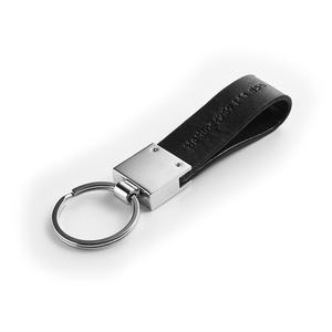 Porte-clés en cuir de luxe avec logo personnalisé gravé en relief, fermé par métal - Product Image 1