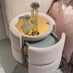 Mesita de Noche Redonda de Terciopelo con Base Dorada y Almacenamiento, Diseño Italiano de Lujo, Muebles Modernos para Dormitorio, para Apartamentos y Hoteles - Product Image 3