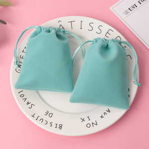 Bolsas de Terciopelo con Cordón, Color Verde Claro, Rectangulares, para Guardar Joyas, Embalaje para Regalos, 8x10cm, 5x7cm, 10x15cm, 13x18cm, 9x12cm, 7x9cm - Product Image 2