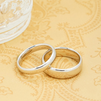 Siempre suyo, siempre tuyo |   Anillo de Boda Clásico Delgado de Oro de 18K Pulido |   Dome Comfort Fit |   El Anillo Esencial Diario
