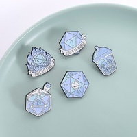 Pin Enamel Dadu Kustom D20, Pin Logam untuk Kerah, Hadiah Game Fantasi, Produsen Lencana Koleksi