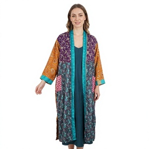Kimono en soie à fleurs élégant pour femmes peignoir indien fait à la main longue Robe en satin vêtements de nuit d'été Robe de chambre-longueur au genou - Product Image 1