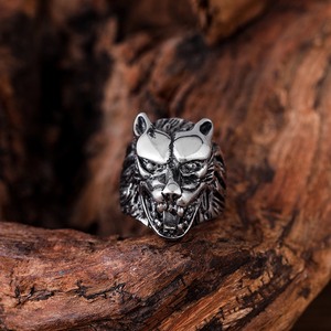 Anillo de Hombre al por Mayor, Anillo de Acero Inoxidable Plateado con Cabeza de Lobo para Hombre - Product Image 5
