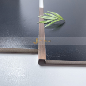 EX474 Profilé décoratif en acier inoxydable en U pour bordure de carrelage, finition brossée, pour projets commerciaux et intérieurs - Product Image 4