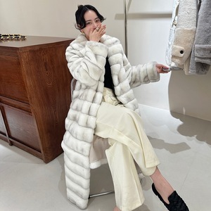 2025女性用ロングファーコート冬服ホットセール女性用リアルレックスウサギ用ファーコートチンチラカラーストライプ
