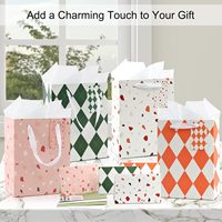 Sacs-cadeaux de taille moyenne de style tendance avec poignées épaissies pour anniversaire, mariage, baby shower, noël et nouvel an