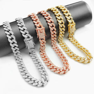 Nuevas tendencias <span class=keywords><strong>Bling</strong></span> Crystal Luxury Cuban Link <span class=keywords><strong>Collar</strong></span> para mascotas <span class=keywords><strong>Collar</strong></span> Chunky Diamond <span class=keywords><strong>Dog</strong></span> <span class=keywords><strong>Chain</strong></span> - Product Image 2