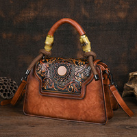 Tas Selempang Wanita Vintage Bahan Bambu dengan Pegangan Tali Rami, Dapat Digunakan Sebagai Tas Selempang dan Tas Jinjing, Warna Rubbed Embossed, Gaya Literer