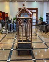 Chariot Bellboy en acier de luxe Chariot de service de cage à oiseaux de concierge d'hôtel Chariots à bagages en or rose Service de bagages Bellman