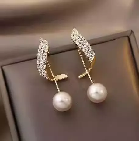 Anting-anting mutiara penuh jarum perak modis, anting-anting tetesan mutiara trendi, dewi gaya