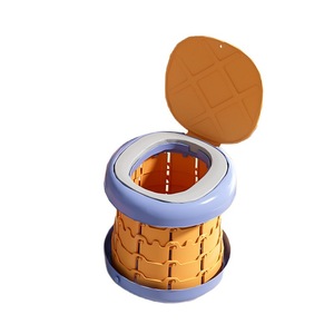 Pot de toilette pliable pour enfants, toilettes portables d'extérieur pour les voyages et les sorties, 2-4 ans, matériau PP, conception multifonctionnelle - Product Image 1