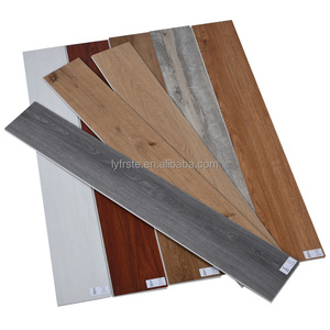 Venta al por mayor <span class=keywords><strong>de</strong></span> baldosas <span class=keywords><strong>de</strong></span> suelo interior con acabado <span class=keywords><strong>de</strong></span> <span class=keywords><strong>madera</strong></span> personalizadas, capa resistente al desgaste, sistema <span class=keywords><strong>de</strong></span> clic SPC, 5mm 6mm 7mm para salas <span class=keywords><strong>de</strong></span> estar - Product Image 1
