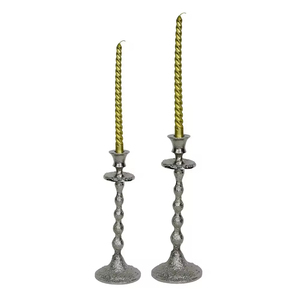 Portavelas de Aluminio Plateado de Lujo, Hechos a Mano, Modernos y Elegantes, para Decoración Navideña del Hogar y Hoteles - Product Image 2