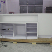 Bureau de réception à surface solide gris blanc personnalisé avec lumière Table de réceptionniste au design moderne