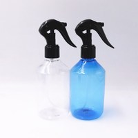 Bouteille de pulvérisateur en plastique PET de 250ml pour le nettoyage et la pulvérisation d'alcool bouteille de 8oz boston