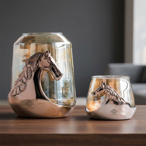 Boîte à mouchoirs en métal Glam avec tête de cheval, faite à la main, accessoire décoratif pour la maison, le bureau ou la table - Product Image 4