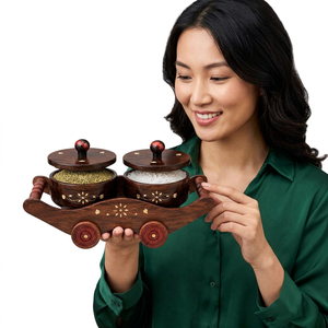 Boîte à épices traditionnelle en bois avec design sculpté, deux compartiments pour la cuisine - Product Image 1