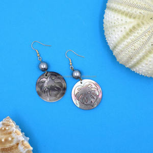 Venta al por mayor <span class=keywords><strong>de</strong></span> moda caliente <span class=keywords><strong>de</strong></span> las mujeres pendientes <span class=keywords><strong>de</strong></span> la forma <span class=keywords><strong>de</strong></span> flor <span class=keywords><strong>de</strong></span> la madre perla Natural Shell gota pendientes HawaiianJewelry estilo <span class=keywords><strong>de</strong></span> playa - Product Image 4