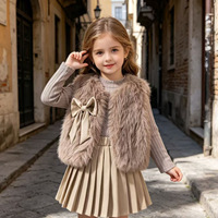 Ensemble de vêtements pour femmes et enfants automne-hiver 2026, haut côtelé à manches longues, jupe plissée en cuir PU, gilet moelleux, costume pour filles