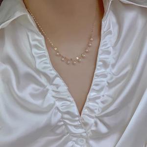 Collar de Perlas de Agua Dulce Naturales de Alta Calidad, Elegante y Minimalista, Cadena de Oro de 18K para un Estilo Diario - Product Image 3