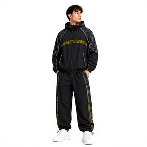 Ensemble de jogging pour homme avec capuche, imprimé personnalisé, en polyester, respirant, pour l'automne, avec poches latérales et fermeture éclair - Product Image 1