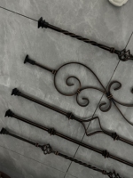 Balustre en fer forgé pour rampe d'escalier, style décoratif et simple, plusieurs designs pour une utilisation intérieure et extérieure