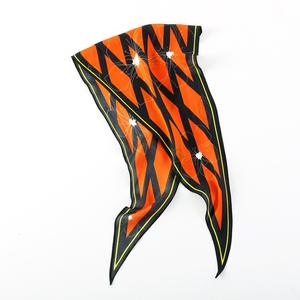 Bufandas de seda elegantes con rayas de diamante Diseño elegante y calidad superior - Product Image 6