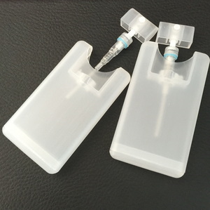 Venta al por mayor de alta calidad de plástico PP tamaño de bolsillo 20ml blanco negro claro vacío tarjeta de crédito botella de perfume con tapa de spray - Product Image 1