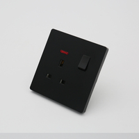 Venta al por mayor de fábrica: Enchufe de pared multifuncional de 86*86mm, 1 toma 13A, con panel de PC resistente al fuego para uso en neón, garantía de 15 años.