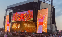 Écran LED portable sans fil mince P2.9mm IP65 étanche pour scène extérieure, idéal pour les festivals de musique et les événements
