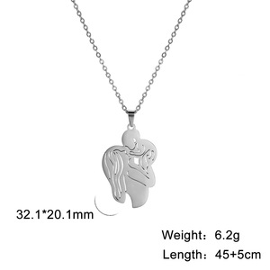 Collier pendentif en acier inoxydable « <span class=keywords><strong>Maman</strong></span> tenant un bébé » avec chaîne à maillons – Cadeau idéal pour la Fête des Mères – Meilleures ventes - Product Image 6