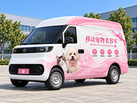 Véhicule mobile de toilettage pour animaux de petite taille, pour le bain et la coiffure, avec équipement professionnel